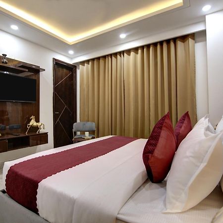 Limewood Stay - Millennium Huda City Center Gurgaon Esterno foto