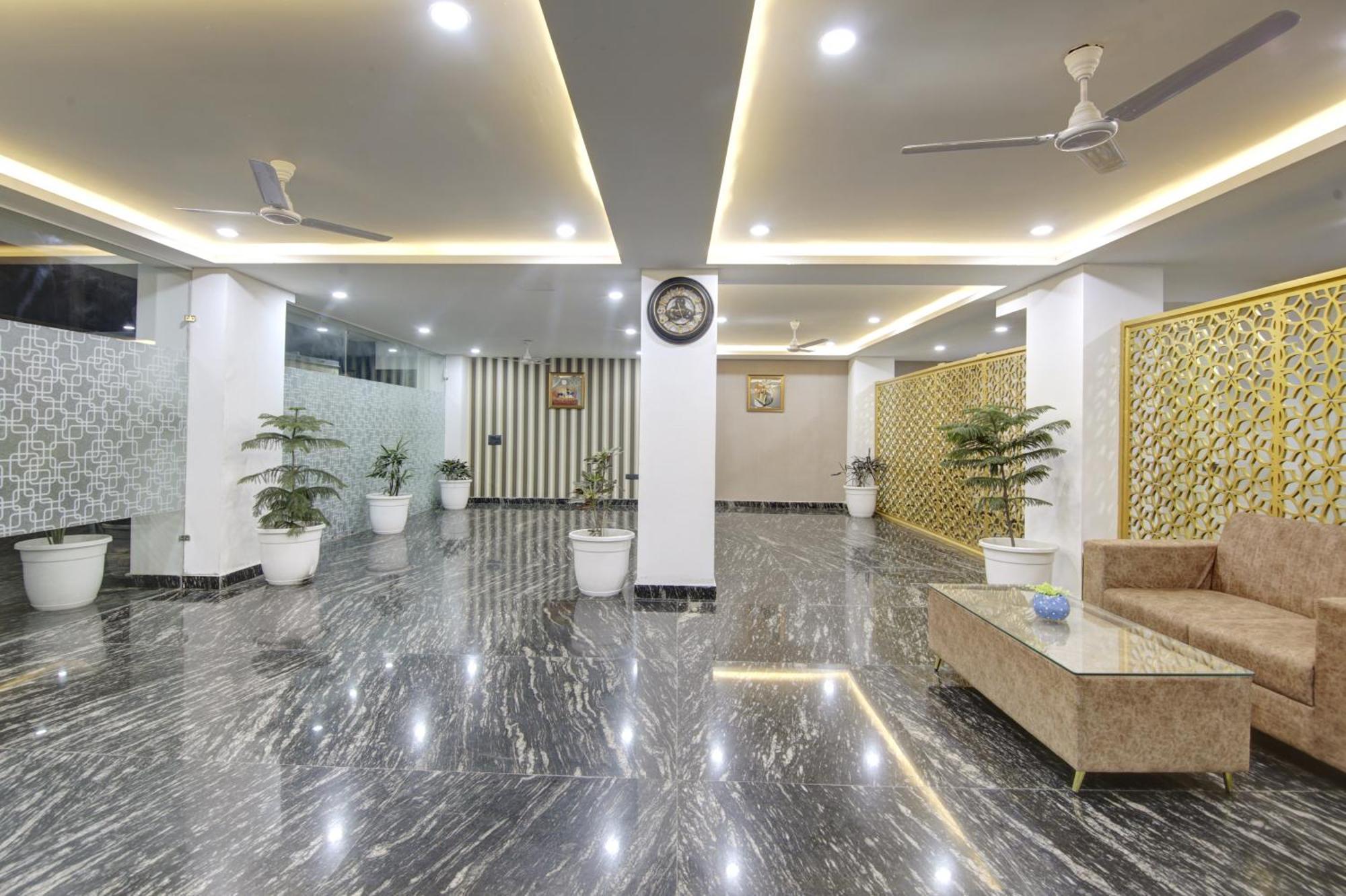 Limewood Stay - Millennium Huda City Center Gurgaon Esterno foto
