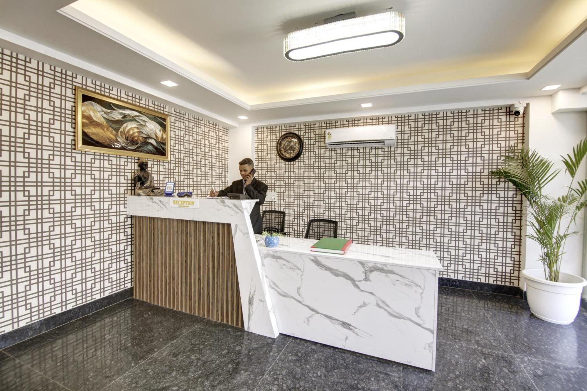 Limewood Stay - Millennium Huda City Center Gurgaon Esterno foto