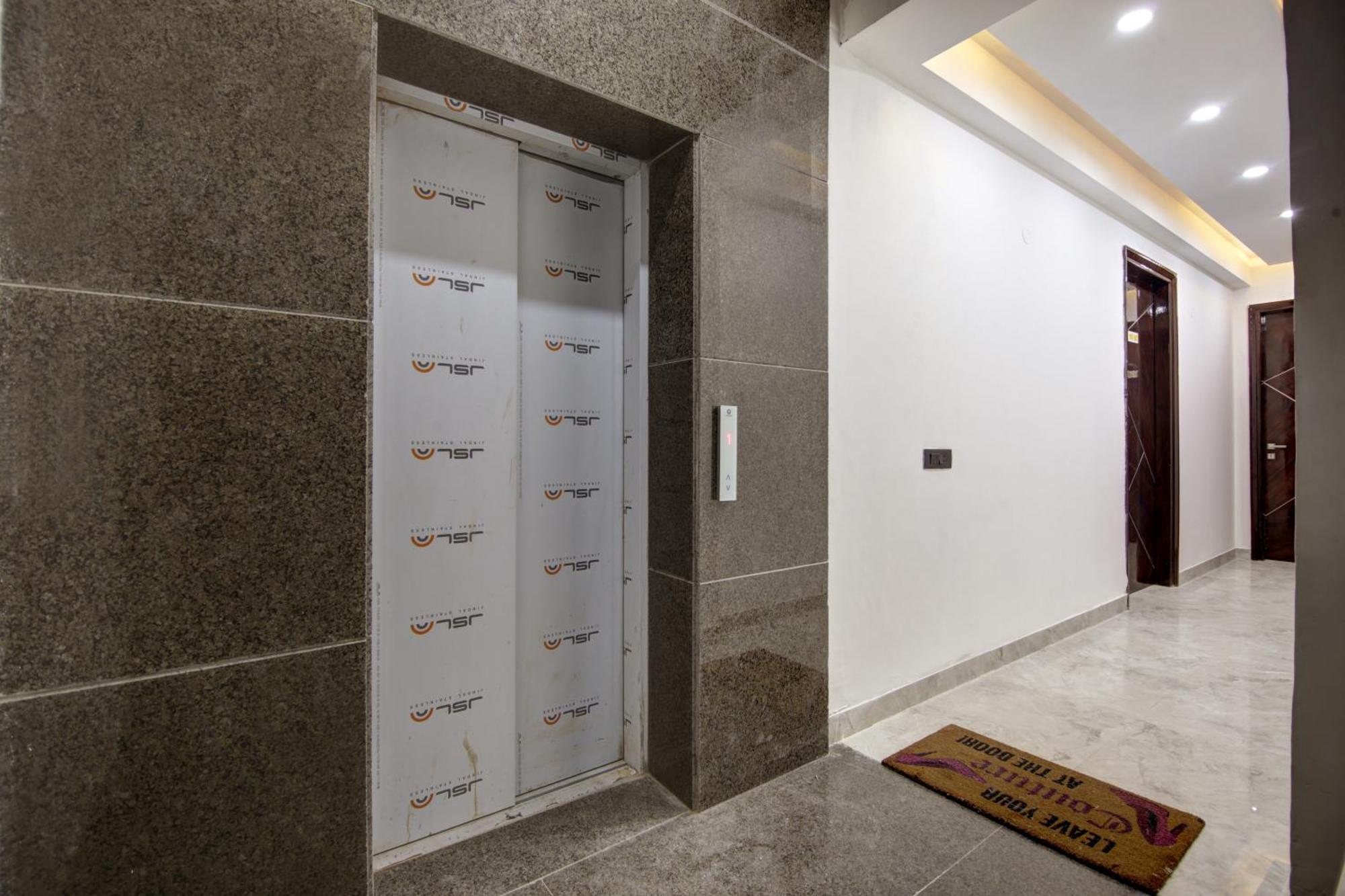 Limewood Stay - Millennium Huda City Center Gurgaon Esterno foto