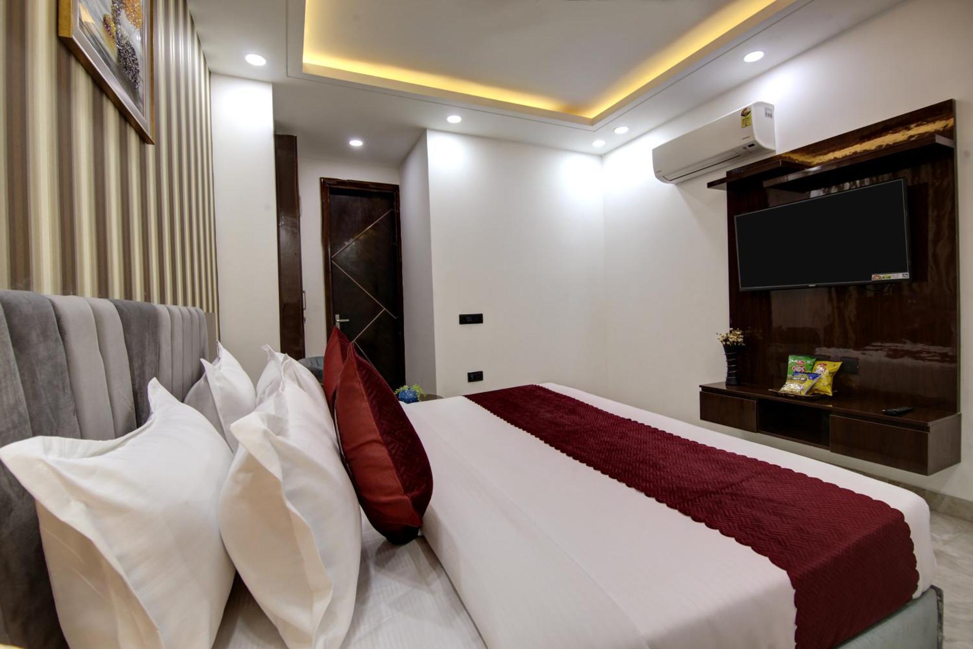 Limewood Stay - Millennium Huda City Center Gurgaon Esterno foto