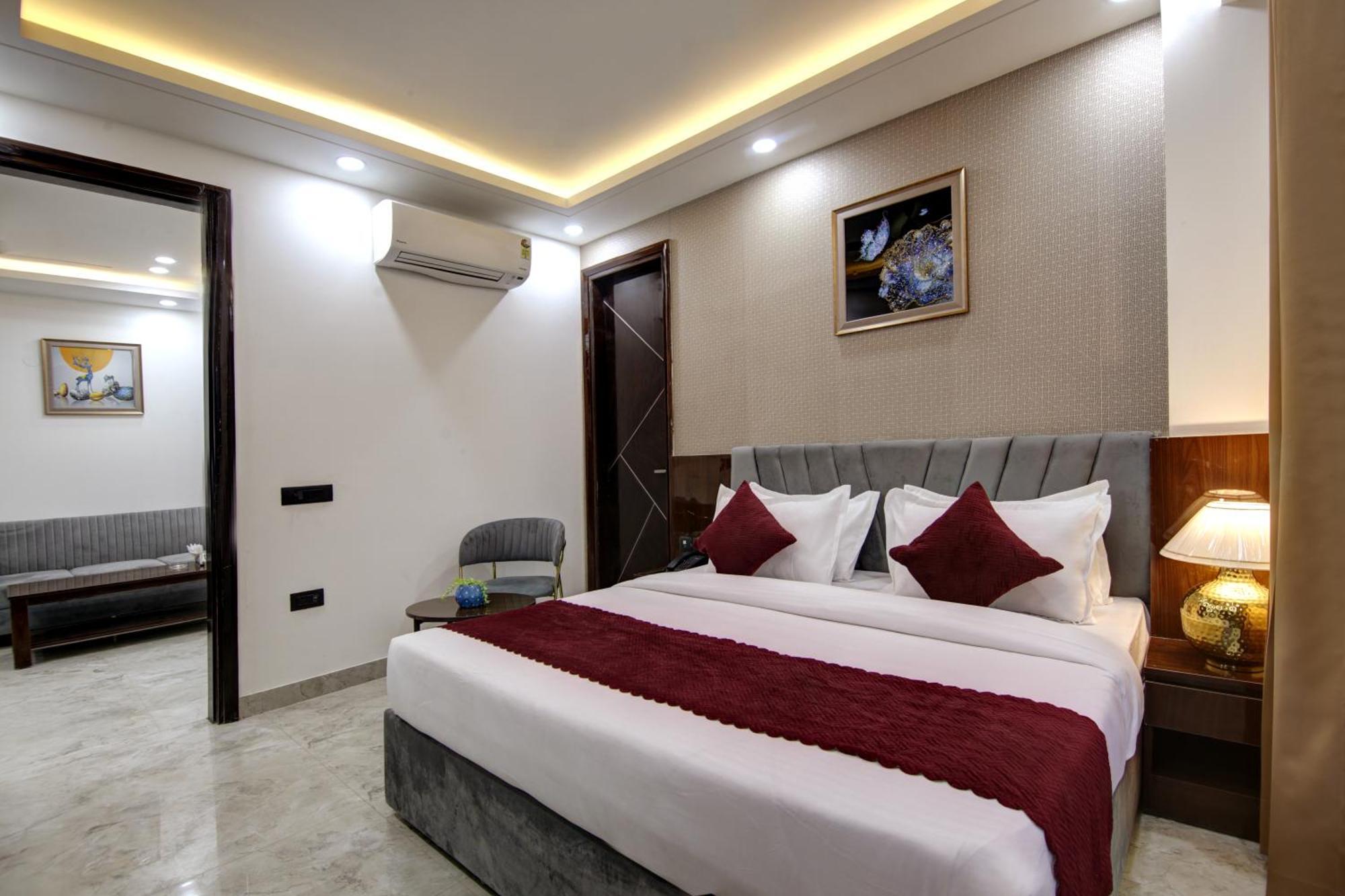 Limewood Stay - Millennium Huda City Center Gurgaon Esterno foto