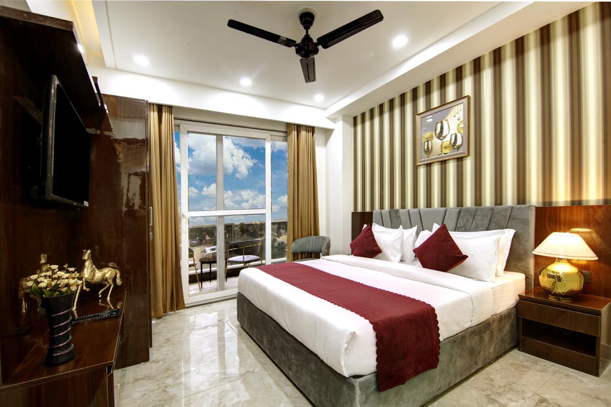 Limewood Stay - Millennium Huda City Center Gurgaon Esterno foto
