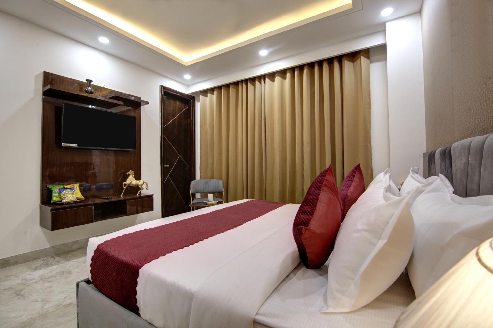Limewood Stay - Millennium Huda City Center Gurgaon Esterno foto