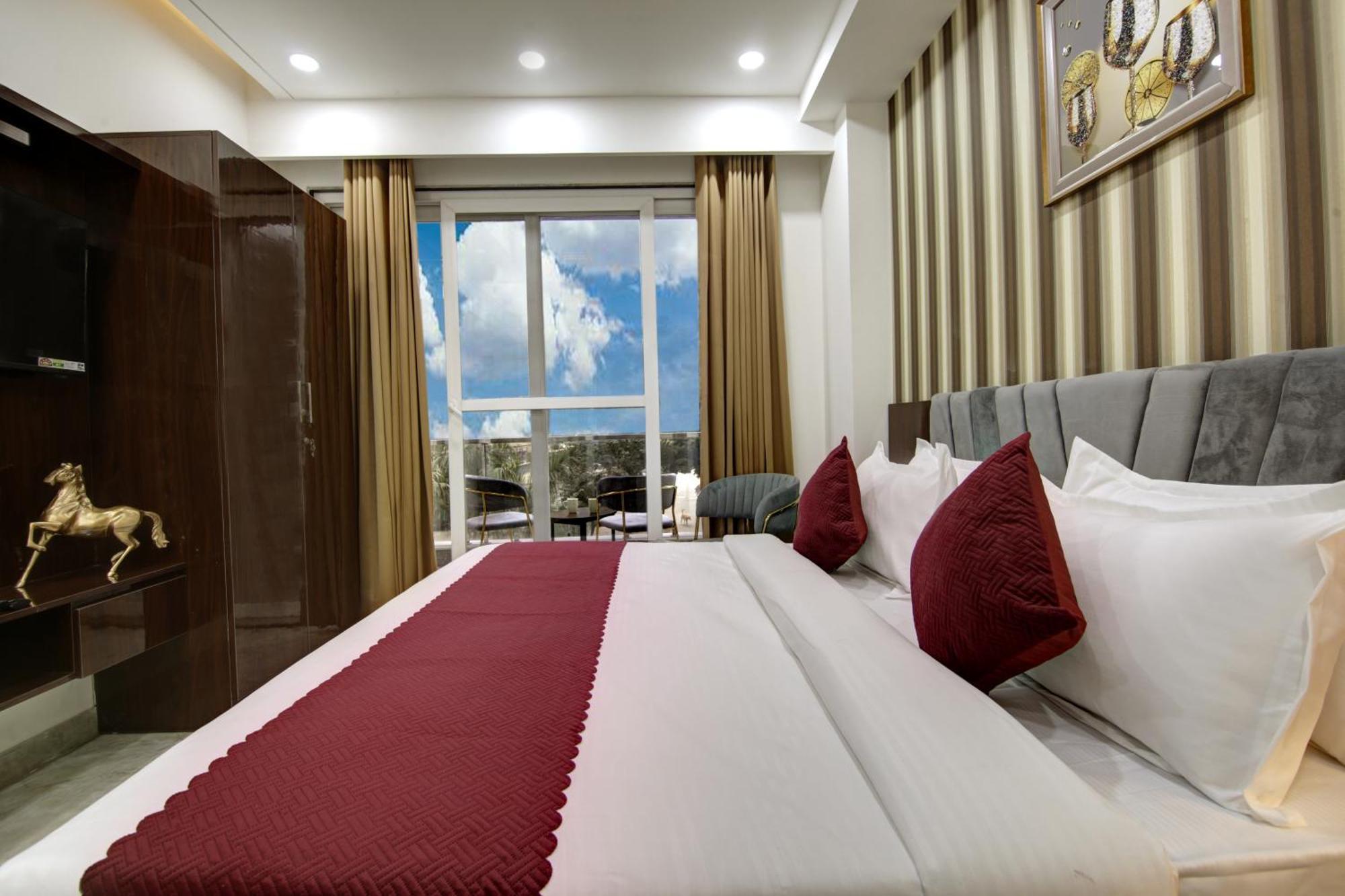 Limewood Stay - Millennium Huda City Center Gurgaon Esterno foto