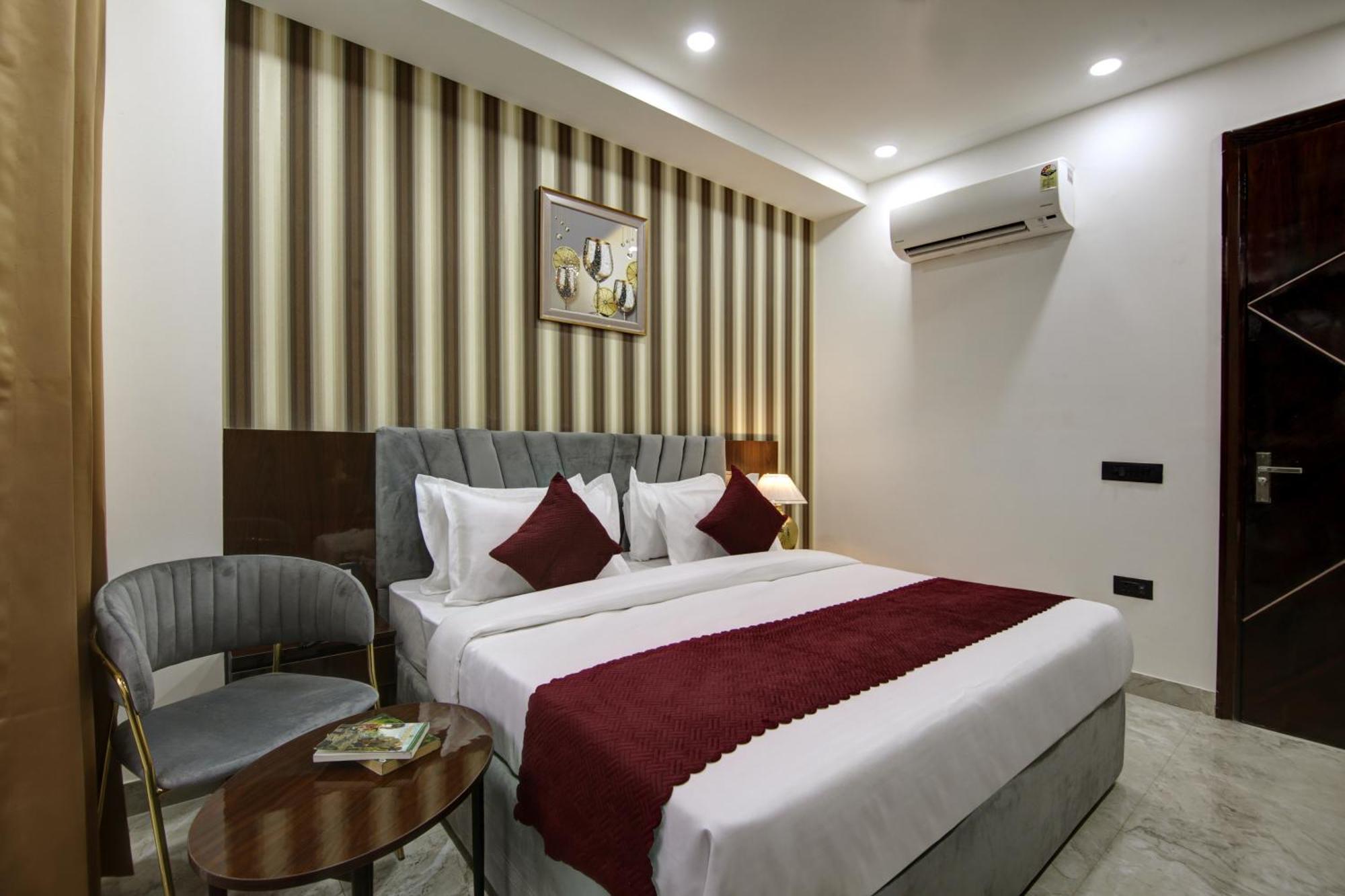 Limewood Stay - Millennium Huda City Center Gurgaon Esterno foto
