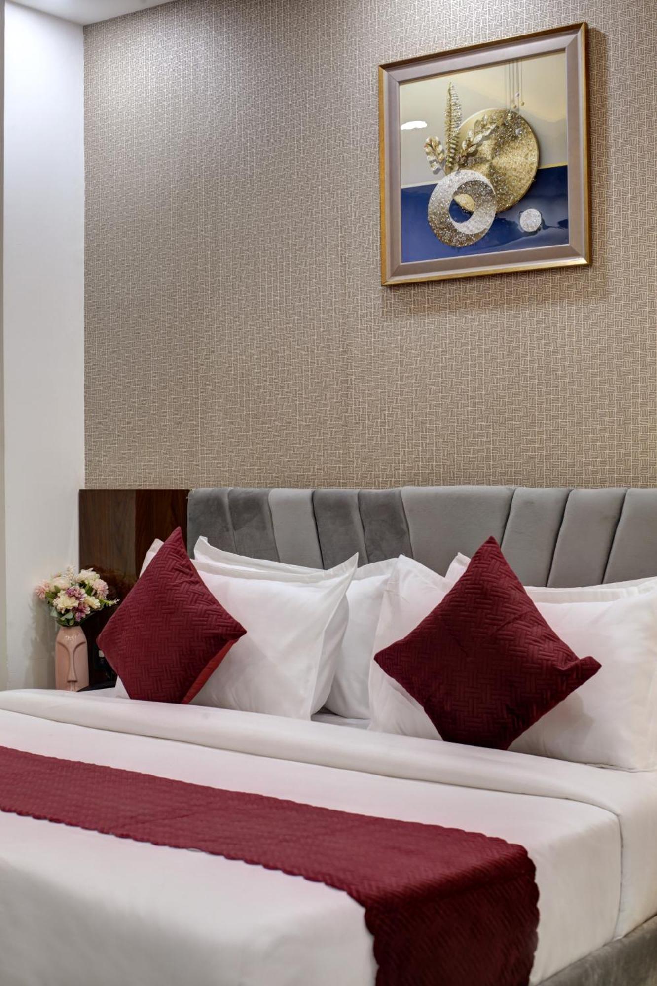 Limewood Stay - Millennium Huda City Center Gurgaon Esterno foto