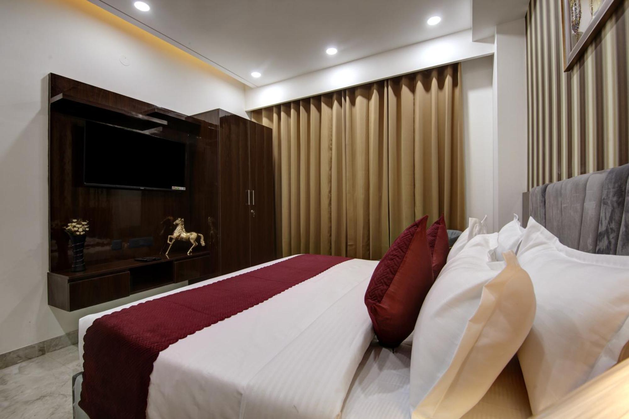 Limewood Stay - Millennium Huda City Center Gurgaon Esterno foto