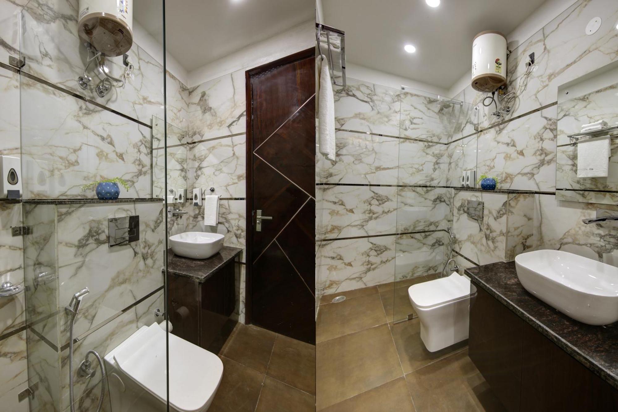 Limewood Stay - Millennium Huda City Center Gurgaon Esterno foto