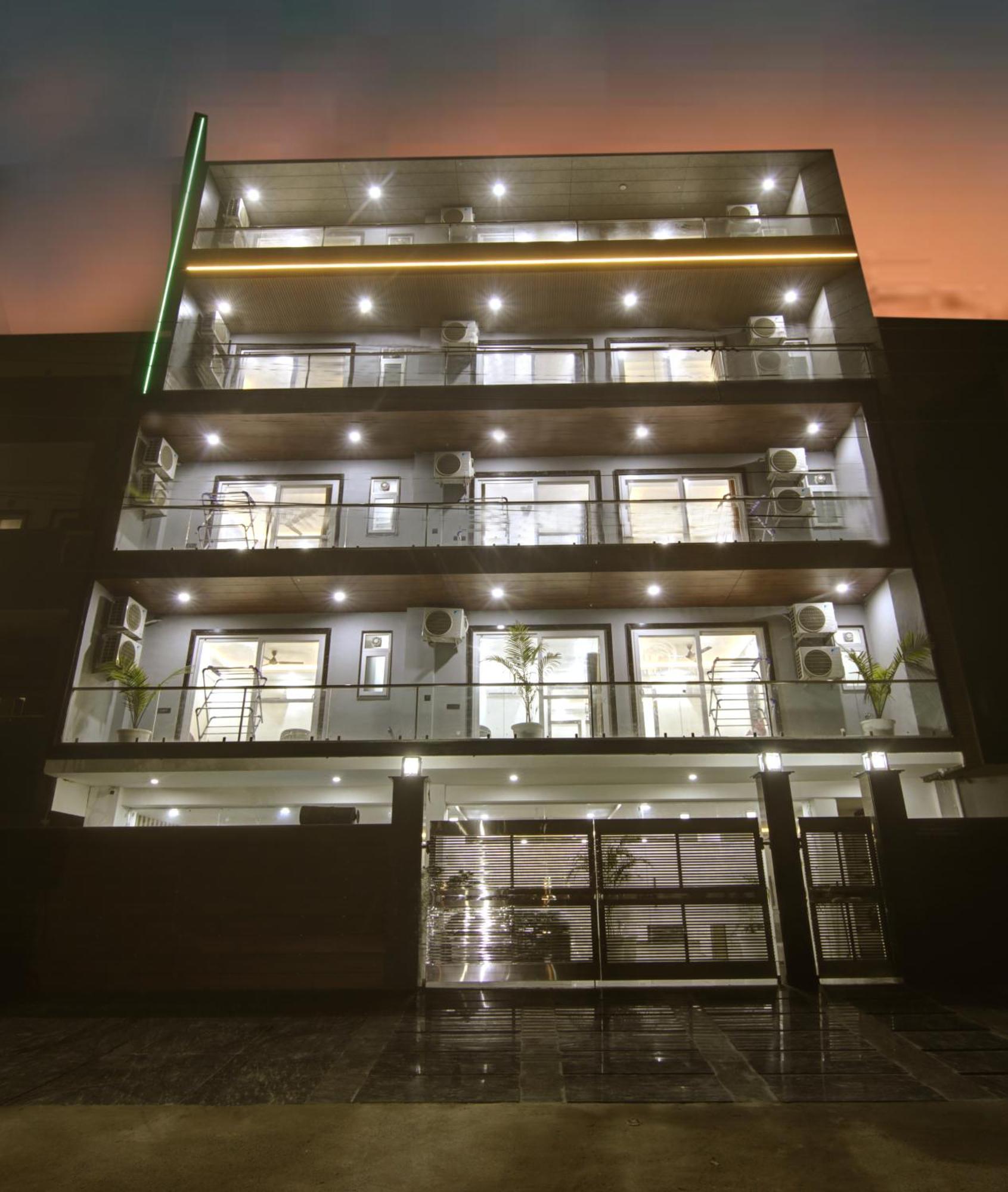 Limewood Stay - Millennium Huda City Center Gurgaon Esterno foto